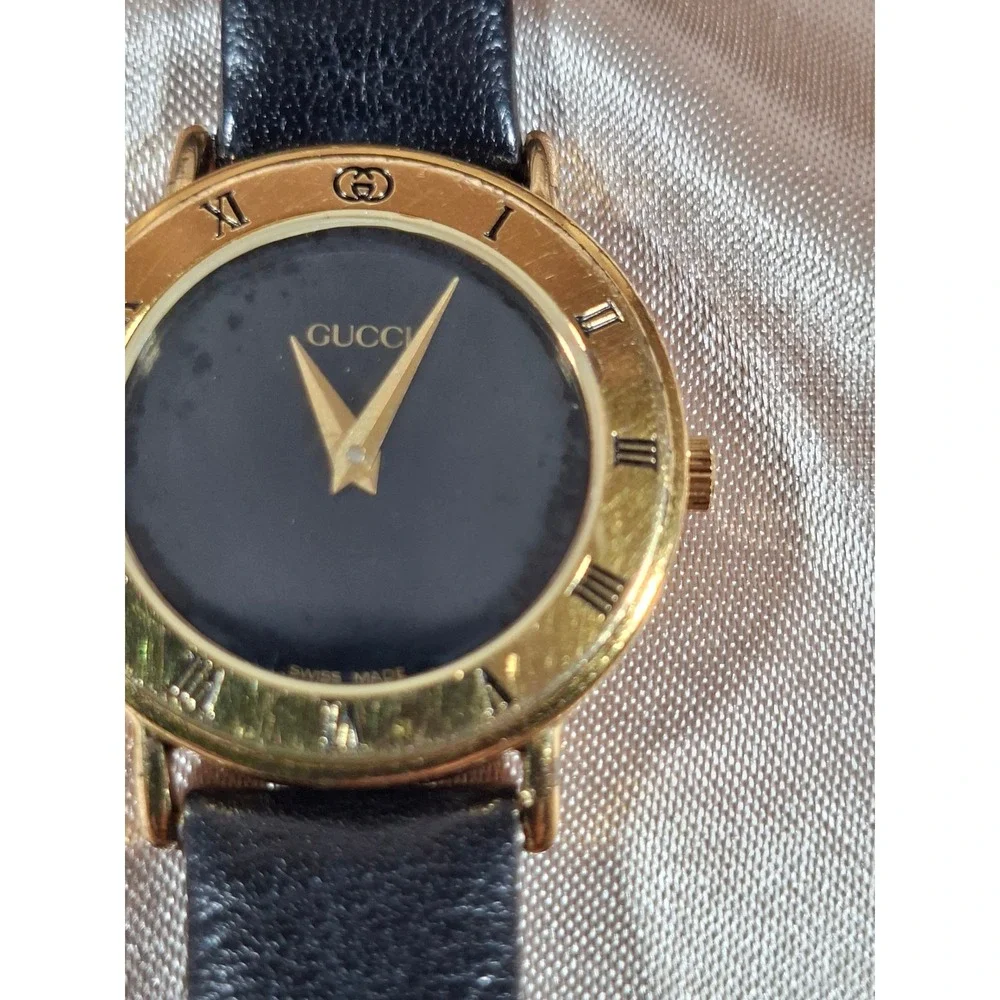 Gucci 30002.L Vintage Ladies Wristwatch‎ Gold Plated Black Dial Roman Numerals